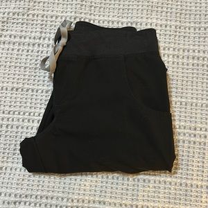 XS petite Figs straight leg bottoms